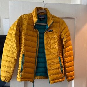Patagonia Gold and Teal Quilted Jacket